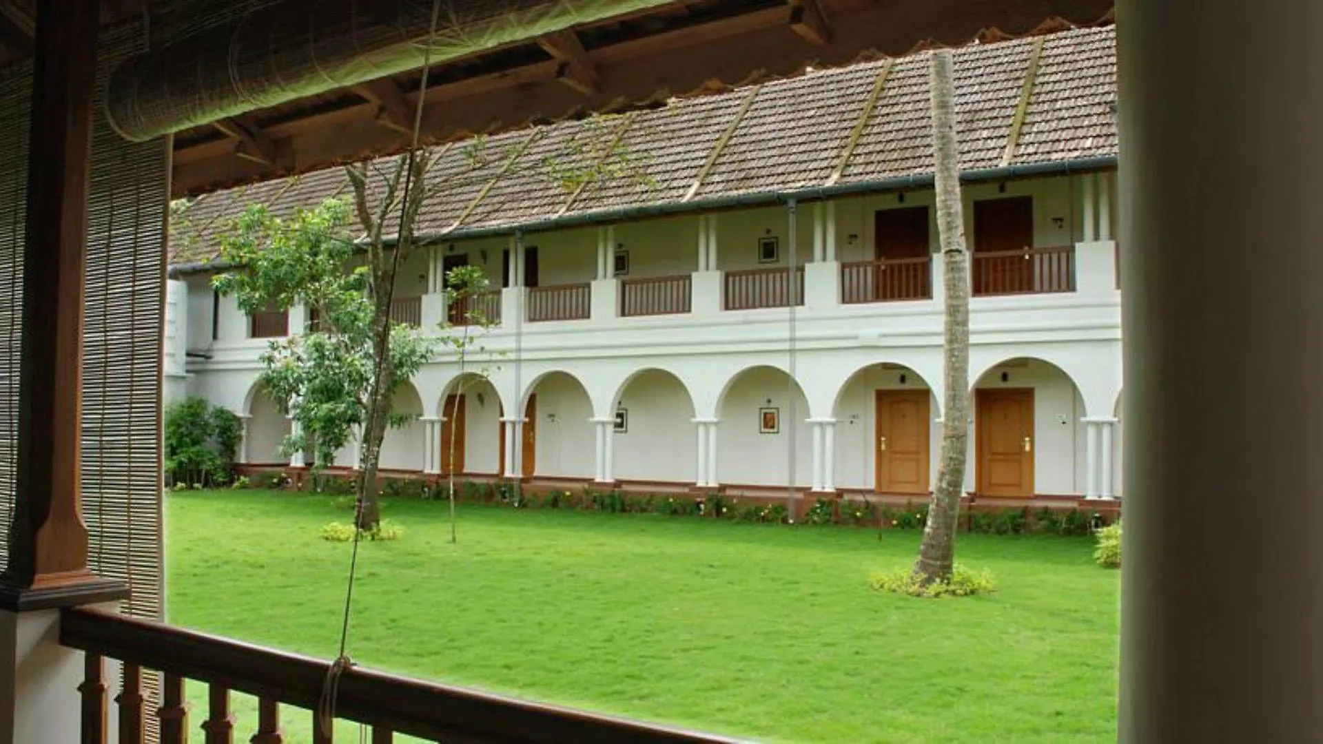 **** Resort Lemon Tree Vembanad Lake Resort, Kerala Alappuzha Hindistan